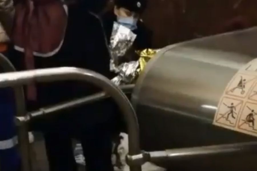 «Могла потерять ребенка»: что известно о состоянии рожденного в метро мальчика