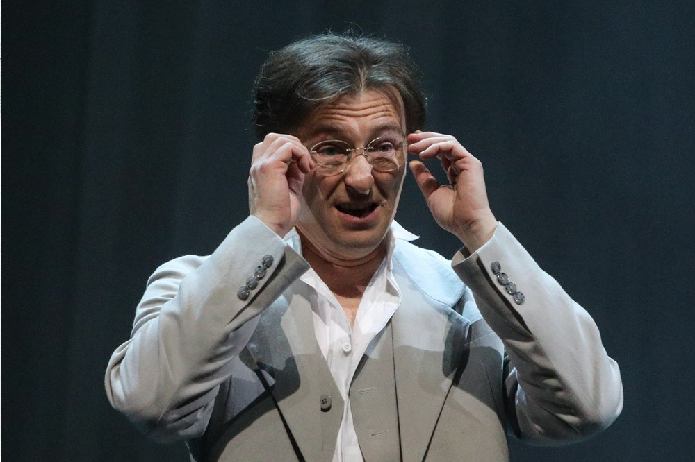 «Нажал на мочку и полетел»: Безруков поразмышлял о технологиях будущего