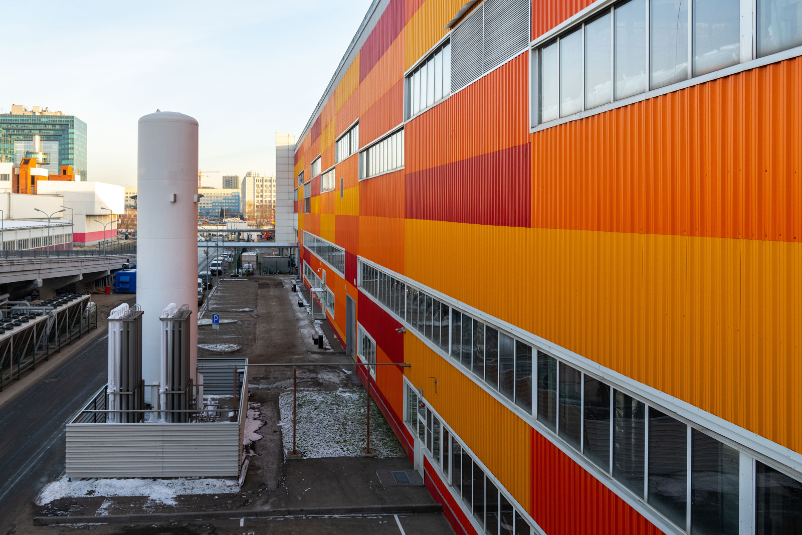 Около 1,4 миллиона человек посмотрели экскурсии по заводам Москвы с участием звезд