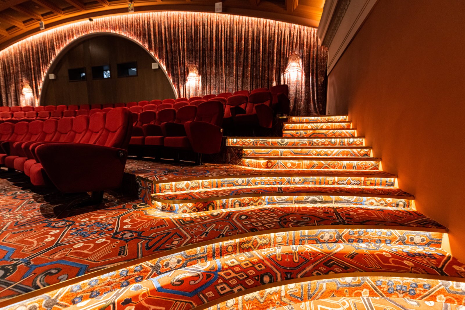 Москвичам старше 65 лет продлили отмену льготного посещения культурных учреждений