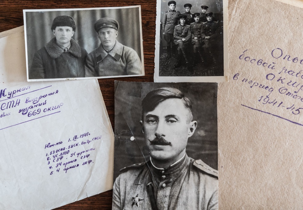 Альбом как реликвия передавался из поколения в поколение в семье москвича