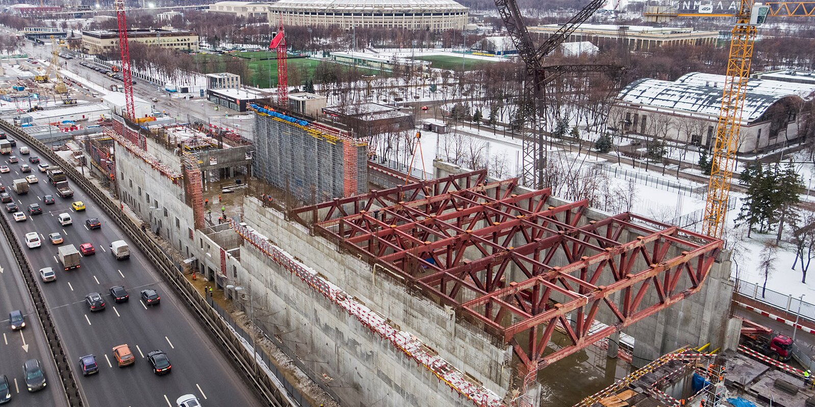Сергей Собянин посетил строительство центров самбо и бокса в «Лужниках»