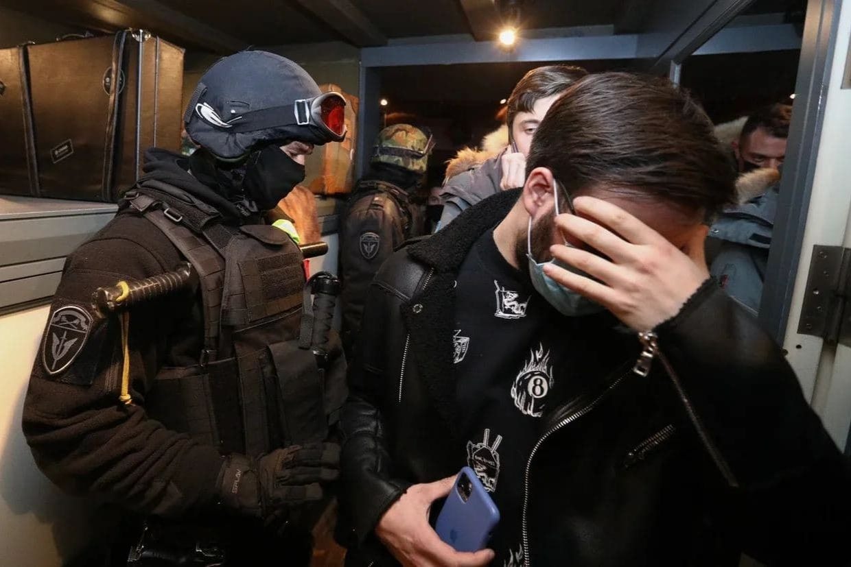 Бар в Пресненском районе Москвы могут оштрафовать за нарушение антиковидных мер