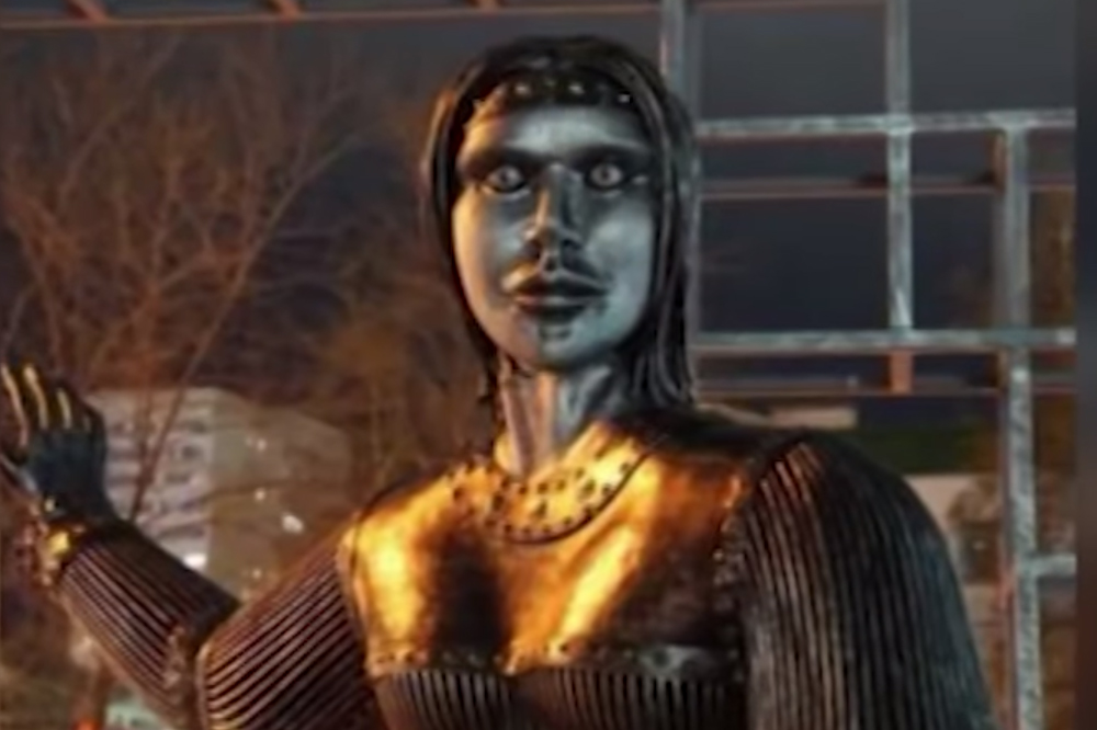 Власти Нововоронежа демонтируют памятник Аленке, шокировавший жителей