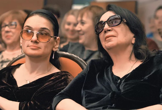 Гитана Леонтенко и ее дочь Мария лечатся дома