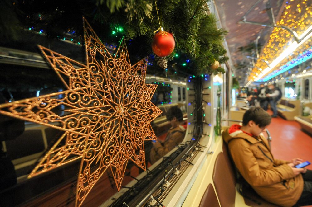 Работу новогоднего метропоезда «Еж» продлили в Москве