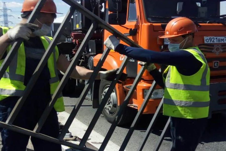 Опоры начали возводить на съезде с Рублевского шоссе на Кутузовский проспект