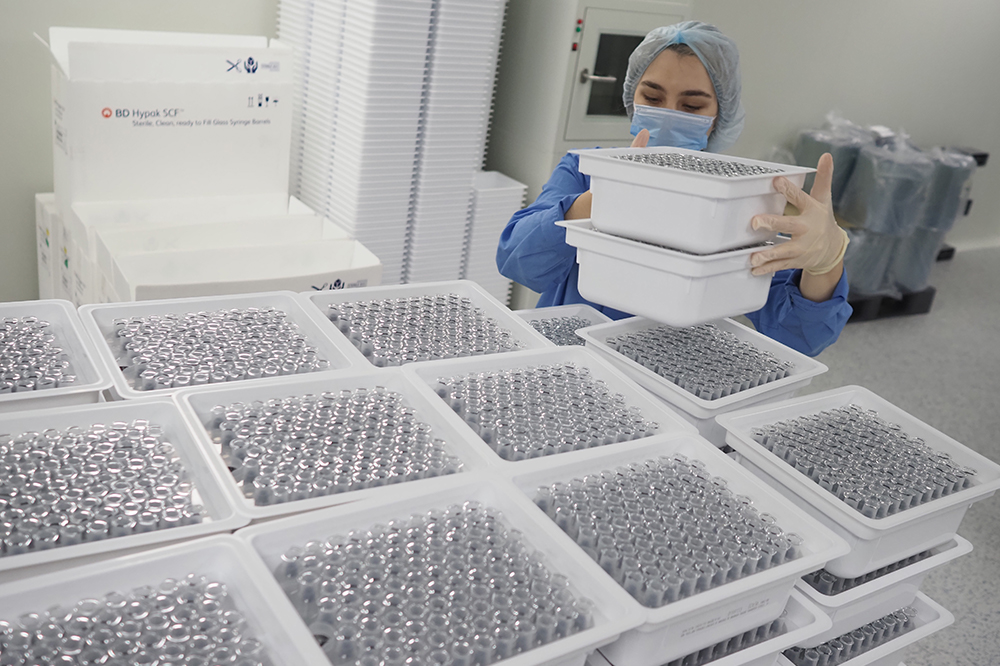 Pfizer рассмотрит возможность подачи заявки на регистрацию вакцины от COVID-19 в РФ