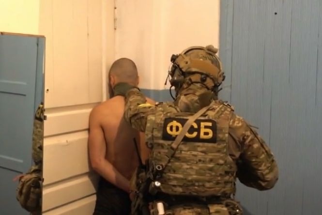 Опубликовано видео задержания подозреваемых в подготовке теракта в Махачкале