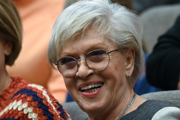 Алиса Фрейндлих рассказала о системе воспитания правнуков