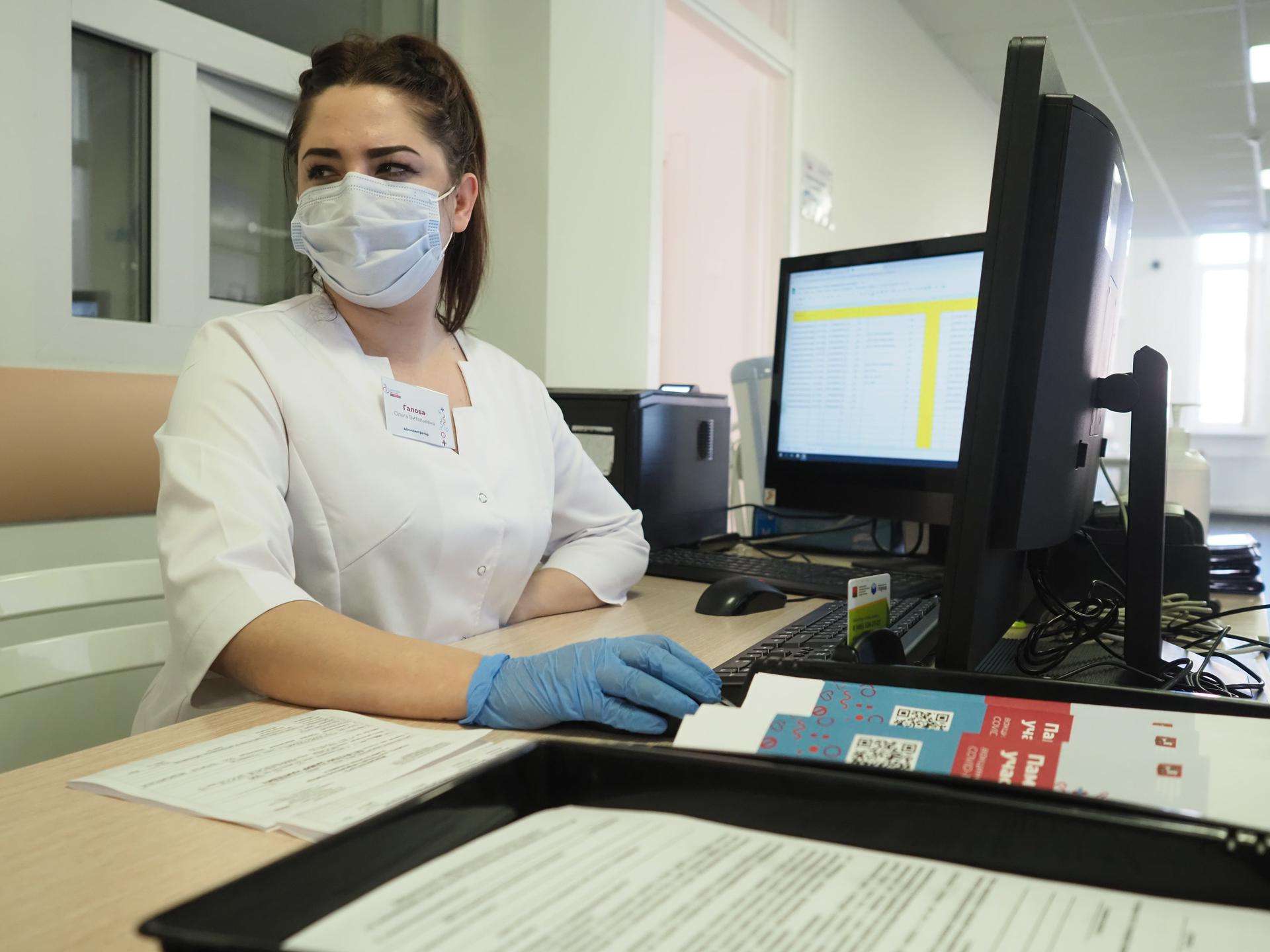 Столичные поликлиники будут работать в усиленном режиме в новогодние праздники