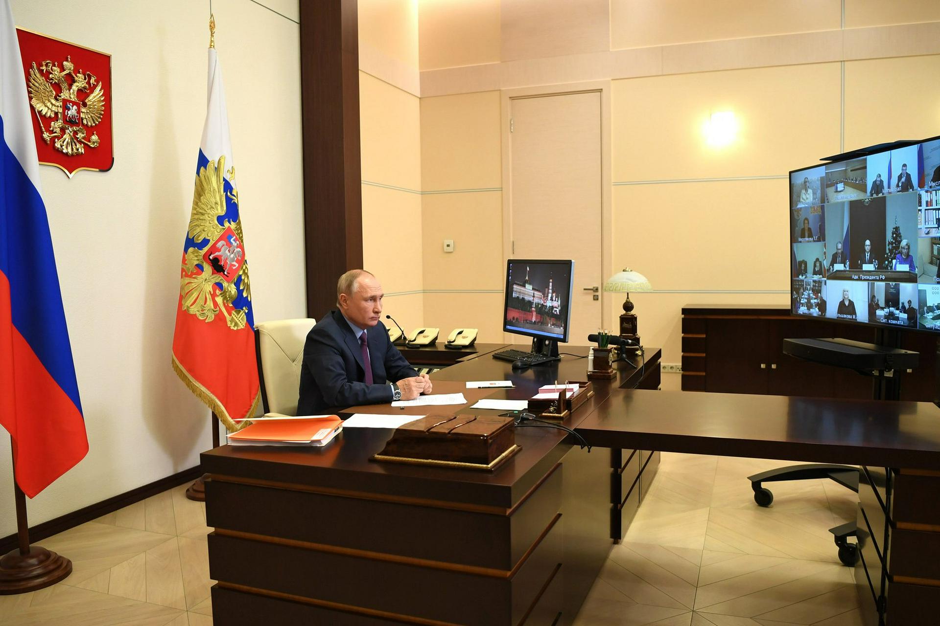 Владимир Путин согласился с идеей увеличения МРОТ