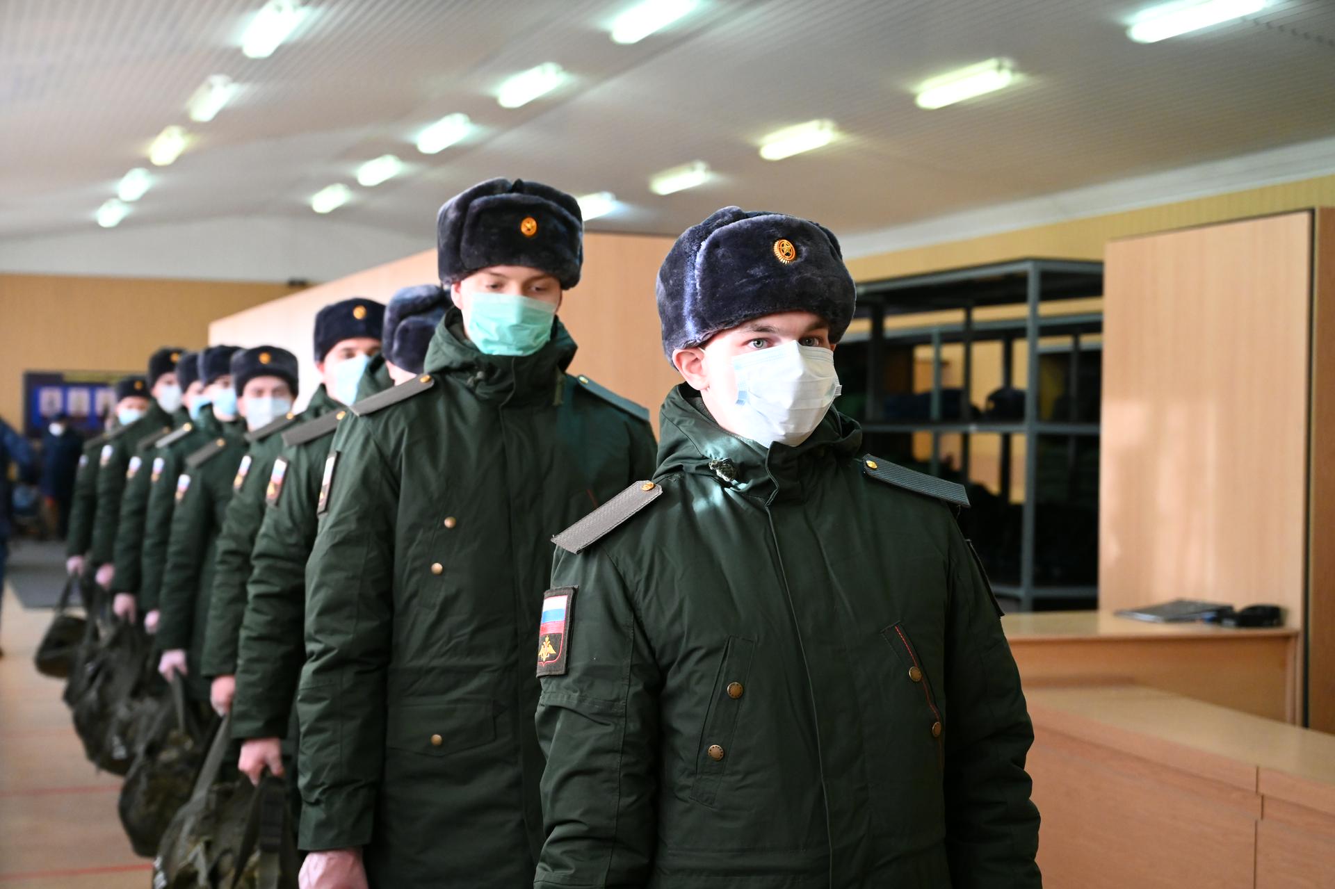 В Совфеде предложили включать службу по призыву в пенсионный стаж