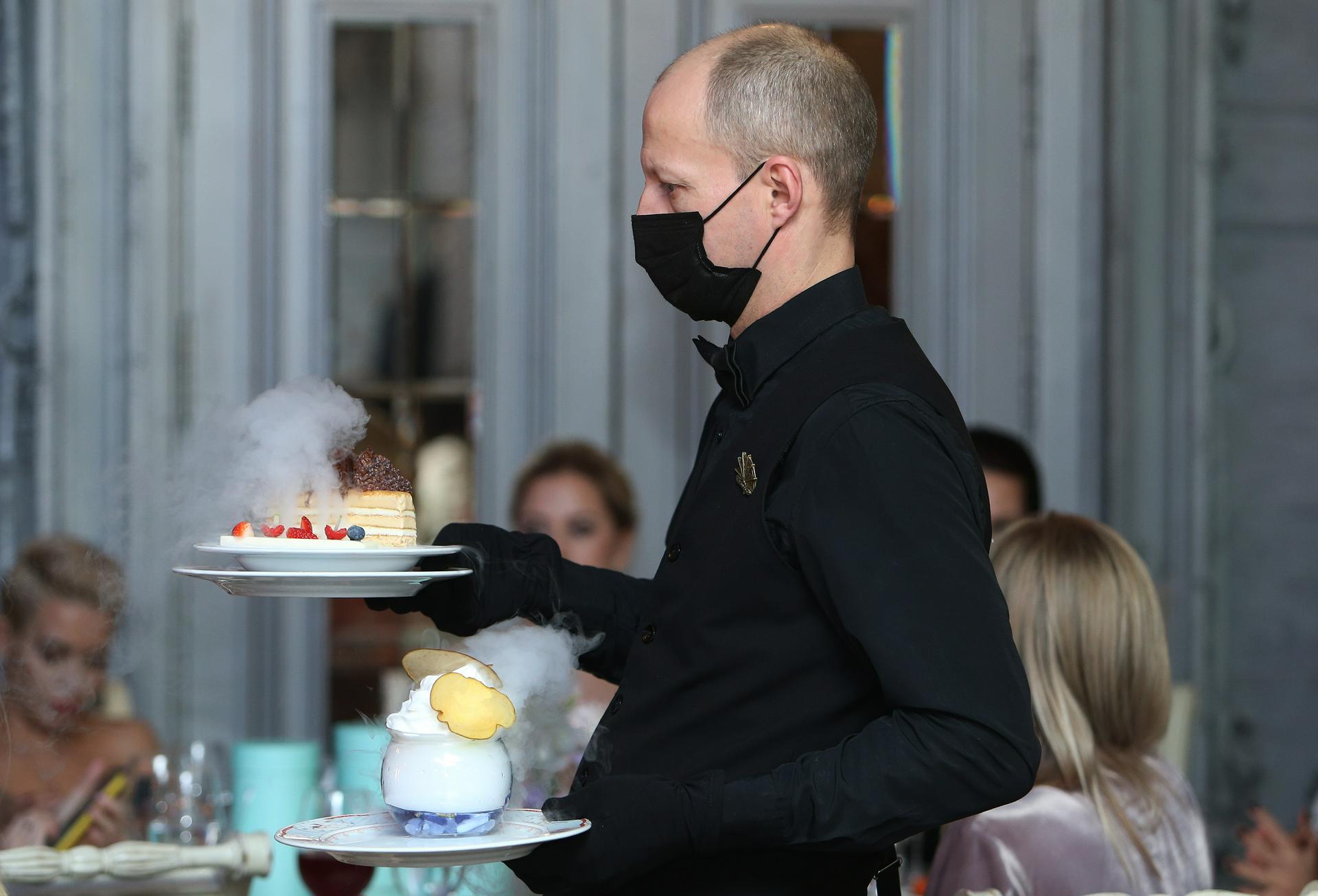 Власти Москвы усилят контроль за соблюдением антикоронавирусных мер в организациях