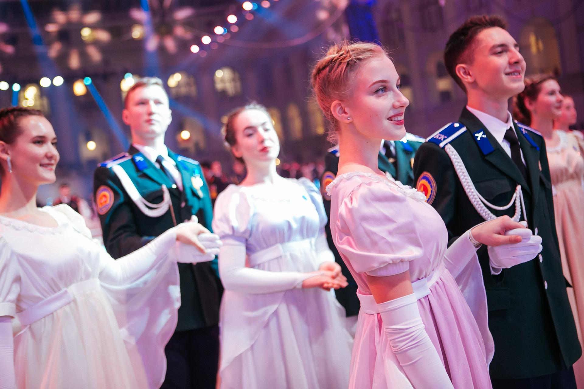 Международный благотворительный кадетский бал