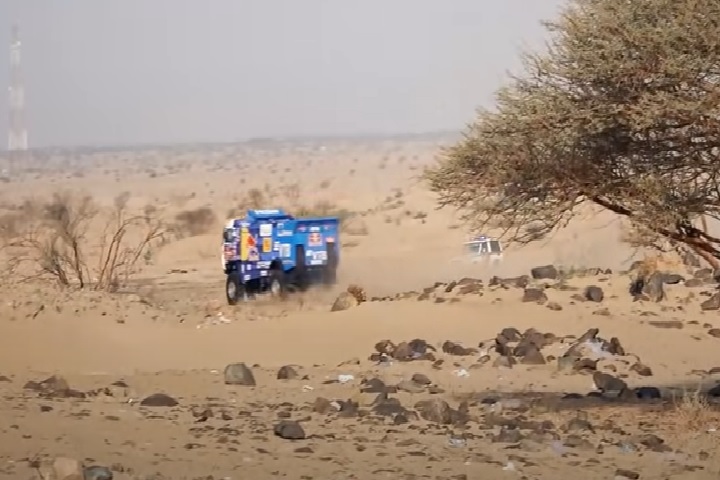Экипаж россиянина Сотникова выиграл первый этап ралли «Дакар»