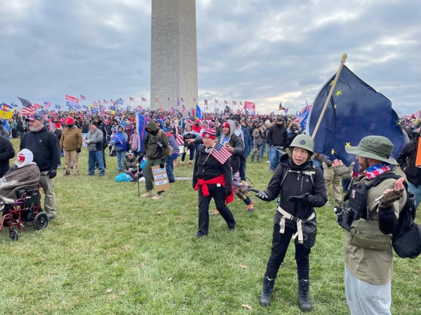 Комендантский час ввели в Вашингтоне