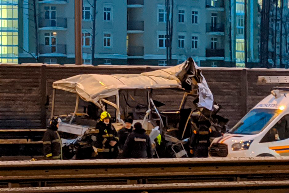 Четыре человека погибли и 15 пострадали в крупном ДТП с автобусом в Подмосковье 
