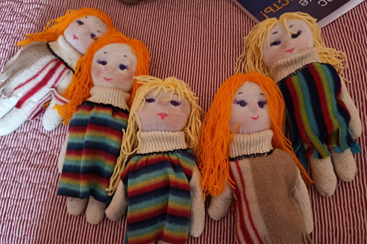 «Московское долголетие»: онлайн-занятия вдохновляют на написание сказок и создание кукольных спектаклей