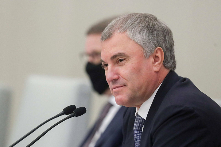 Володин заявил, что иностранные депутаты едут в Россию, чтобы привиться от COVID-19