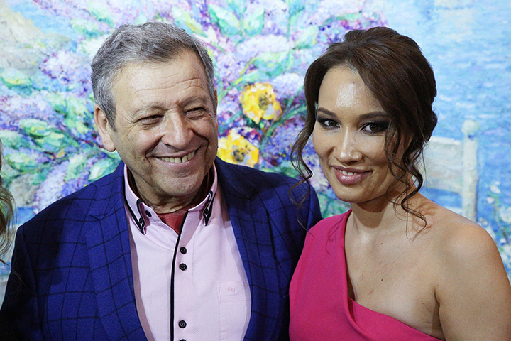 Вдова Грачевского эмоционально ответила на критику разницы в возрасте с мужем