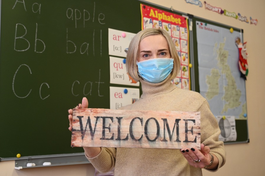 Преподаватель английского языка московской школы № 1448 Марина Лебедева очень ждет возвращения любимых учеников в классы. На уроках в школе будут соблюдаться все необходимые меры санитарной безопасности