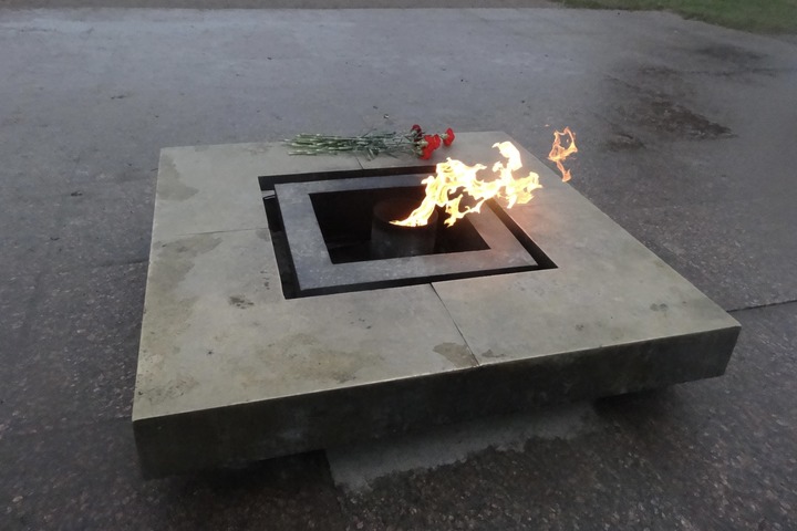 СМИ: Вечный огонь погас на Марсовом поле в Санкт-Петербурге