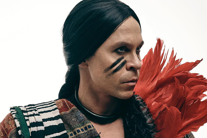 Фото Деревянко в образе индейца вызвали ажиотаж в Сети