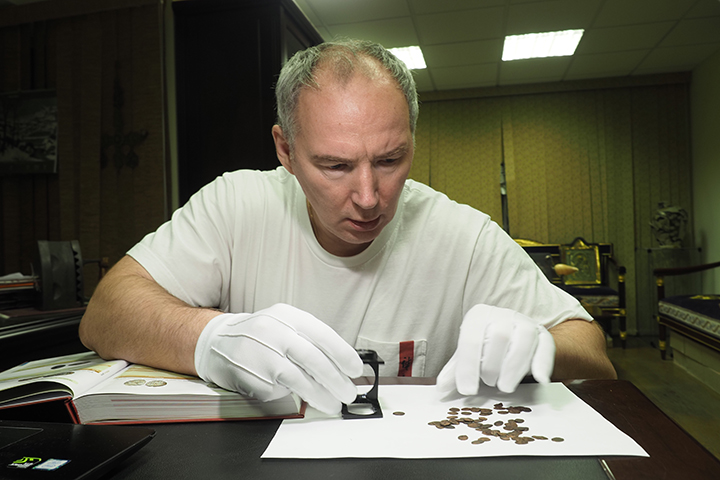 Столичные археологи нашли фрагменты церковных колоколов конца XVIII — начала XIX века