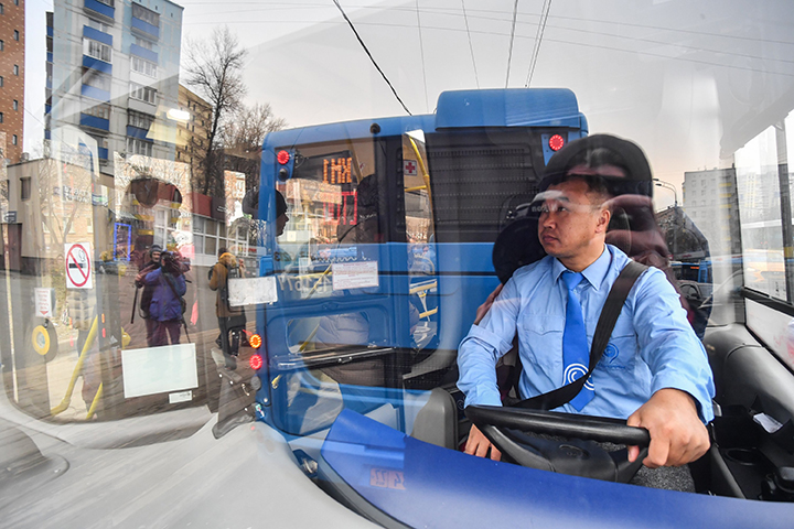 Несколько автобусных маршрутов продлят в Москве