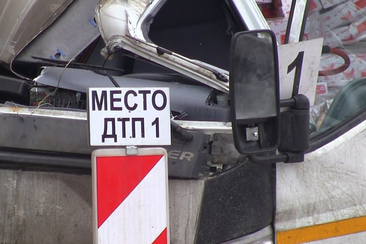 Шесть автомобилей столкнулись на Калужском шоссе