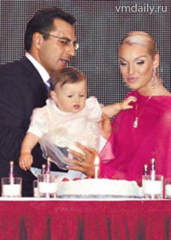 Ариадна Волочкова-Вдовина отпраздновала однолетие