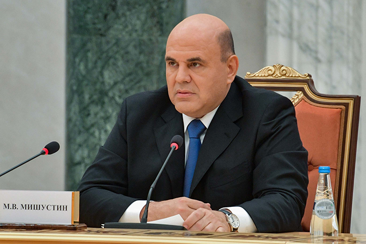 Мишустин анонсировал запуск в оборот третьей российской вакцины от коронавируса