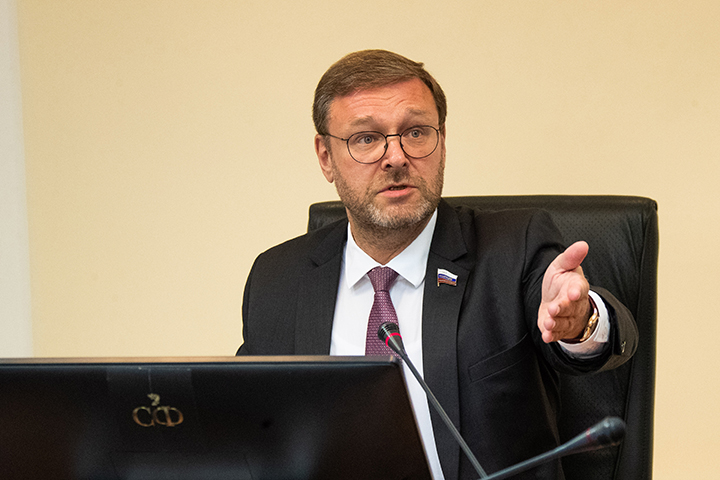 Косачев назвал отзыв российского посла адекватной реакцией на высказывание Байдена