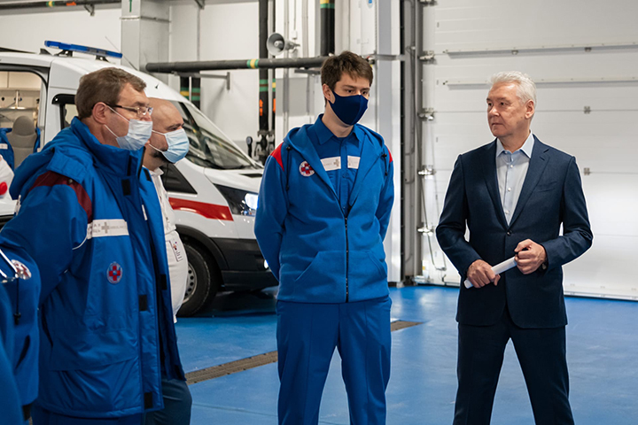 Сергей Собянин осмотрел новую подстанцию скорой помощи в Коммунарке