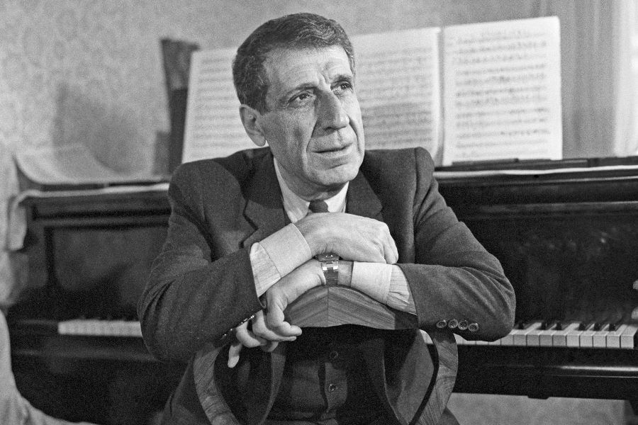 Армянский композитор, пианист Арно Бабаджанян