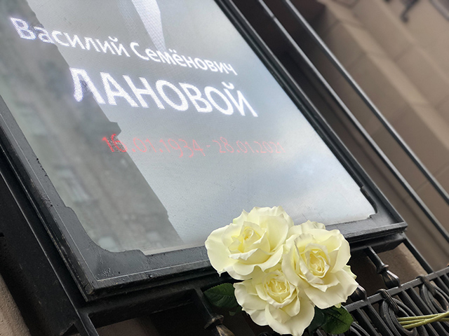 Спектакли с участием Василия Ланового снимут с репертуара Театра Вахтангова