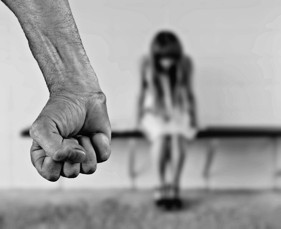 Психолог рассказала, с чем может быть связана жестокость подростков