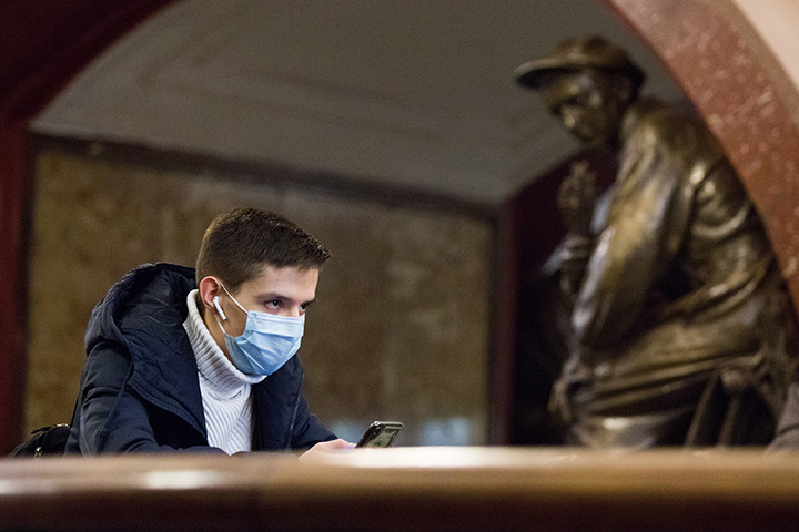 Алексей Немерюк: Вероятность отмены перчаточно-масочного режима в Москве невысокая