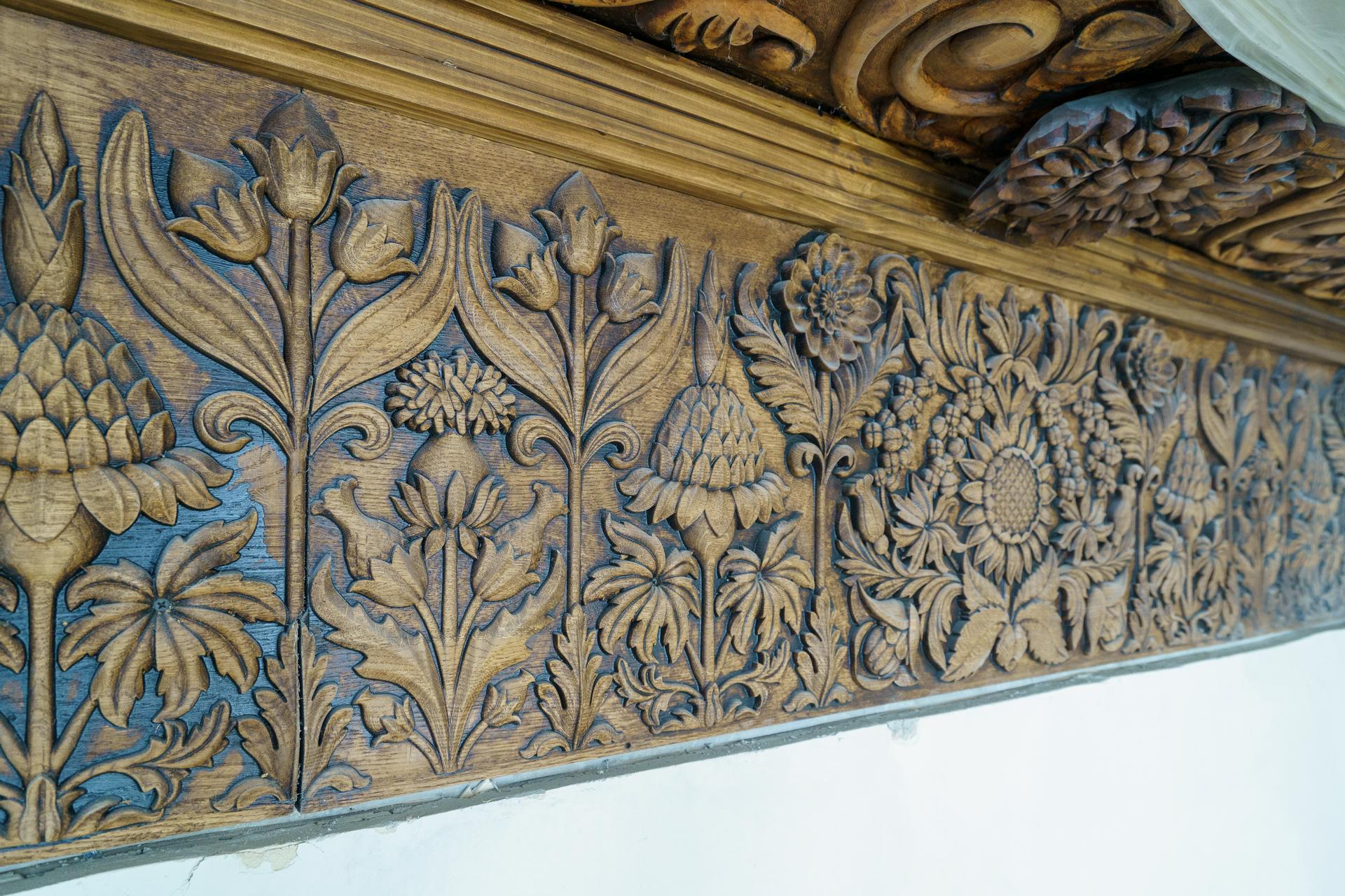 Петр Бирюков: завершено воссоздание резного фриза в павильоне № 30 на ВДНХ