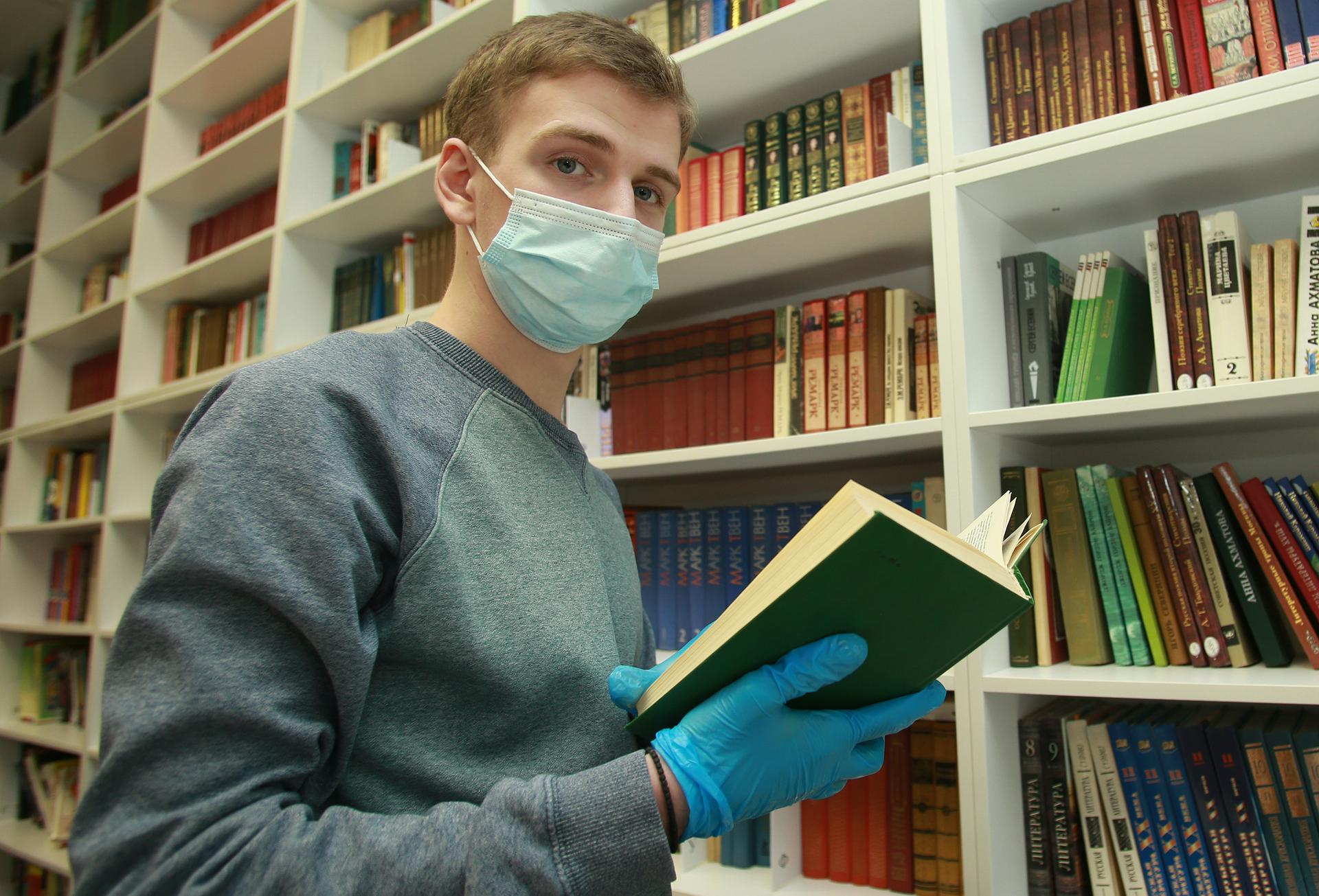 В Роспотребнадзоре рассказали, как остановить колебания заболеваемости COVID-19