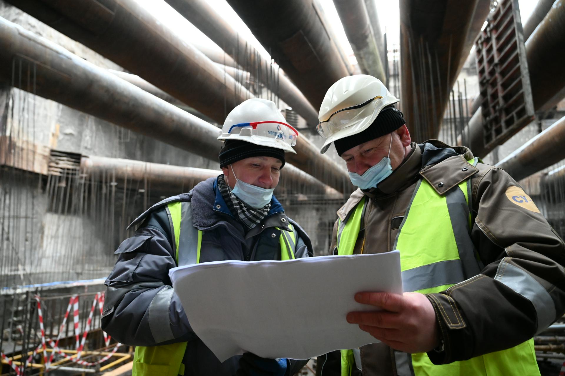 Петр Бирюков: Пространство около пяти станций БКЛ благоустроят до конца года