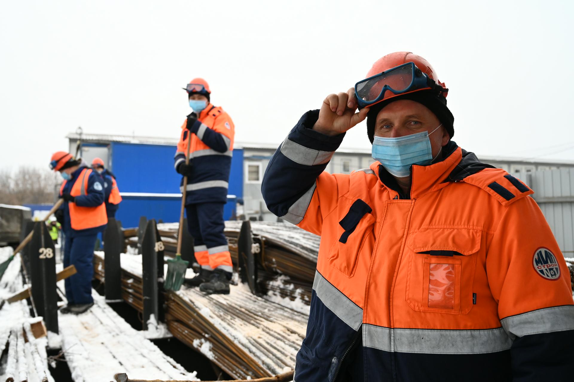 Монтаж пролетного строения эстакады начался на Сусоколовском шоссе
