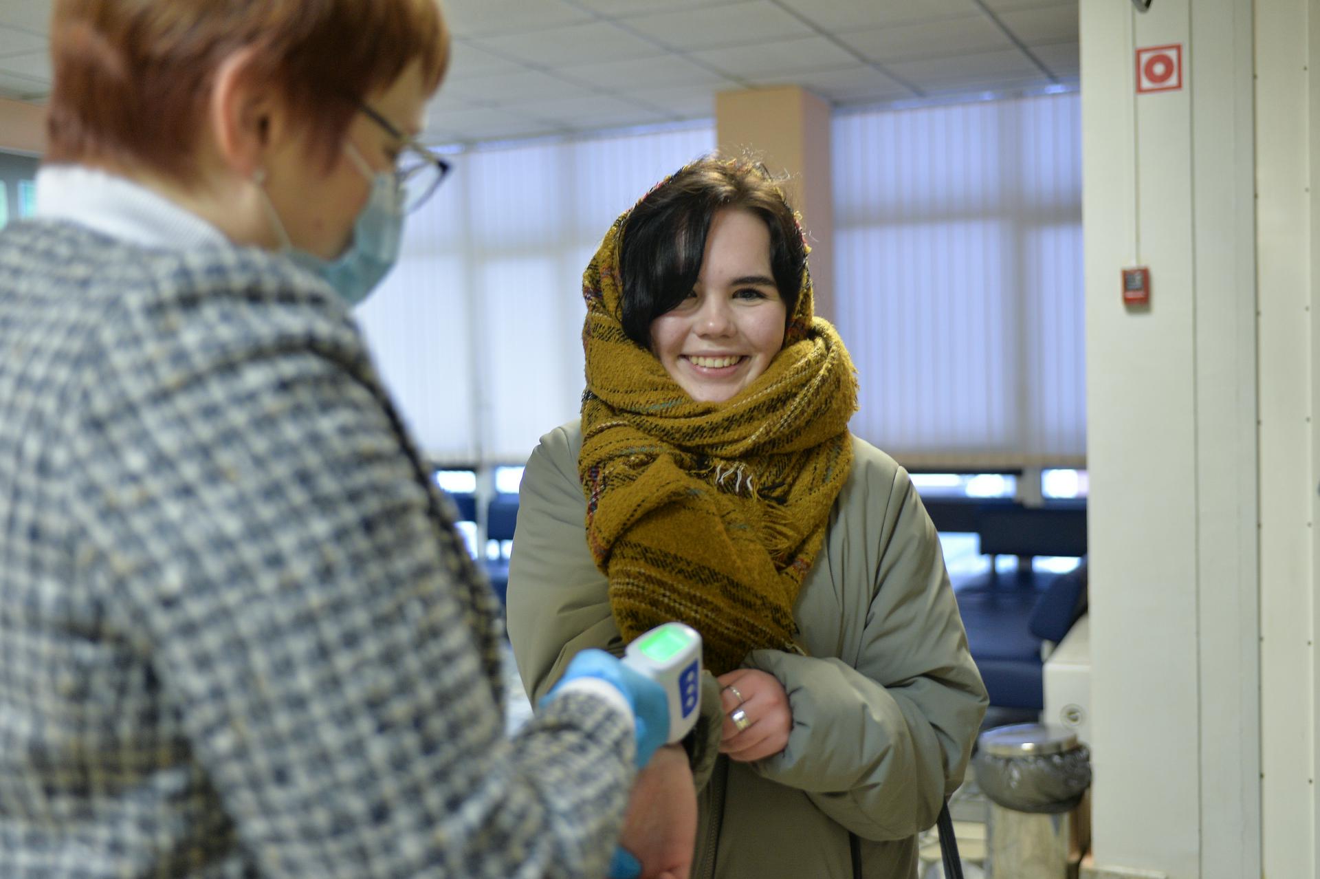 Вирусолог Бутенко объяснил важность введения ограничений для детей в Петербурге