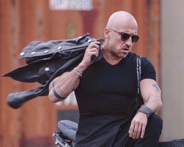 Через свой Instagram телеведущий поделился с подписчиками новостями о работе