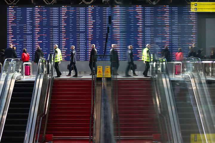 Более 20 рейсов задержали и отменили в московских аэропортах