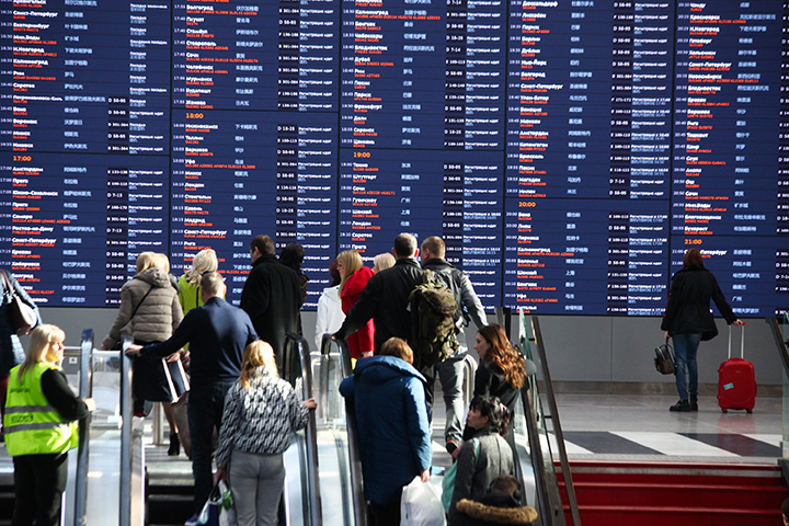 Свыше 20 рейсов задержали и отменили в московских аэропортах