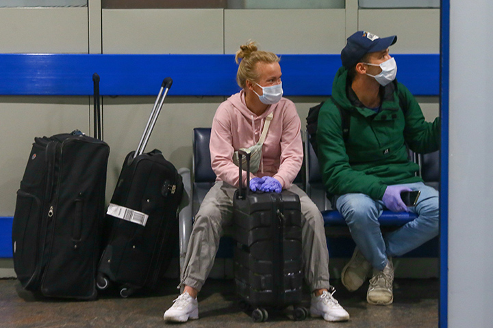 Почти 30 рейсов отменили и задержали в аэропортах Москвы