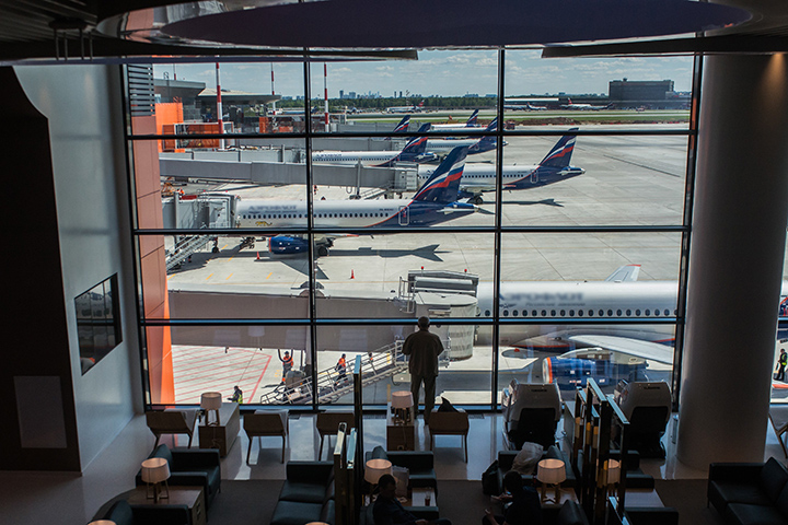 Более 20 рейсов задержали и отменили в московских аэропортах