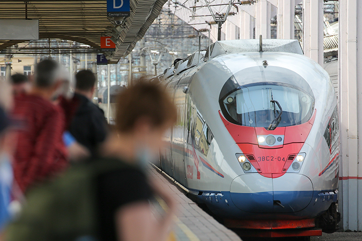 Россияне стали реже бронировать железнодорожные и авиабилеты заранее